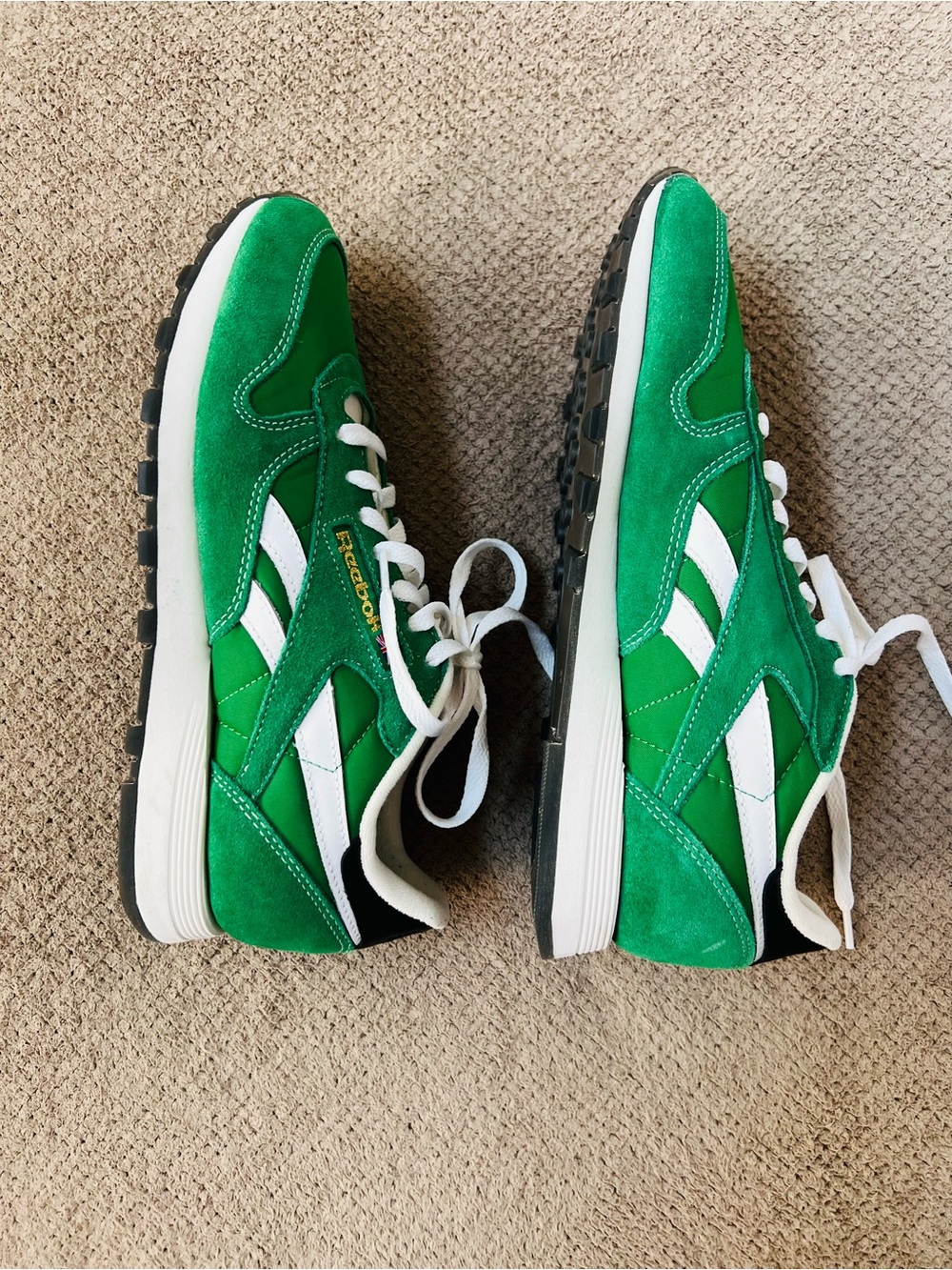 Reebok Human Rights Women’s Size 9 Green Suede Classic Court Low Top Sneakers - Picture 7 of 11